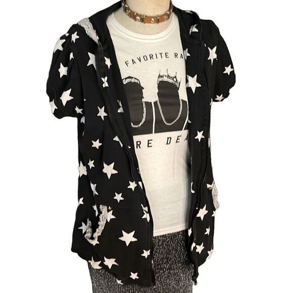 My fave rappers are dead tshirt - Picture 4 of 7